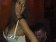 夜場跳騷舞的女士給撫摸與露出奶子